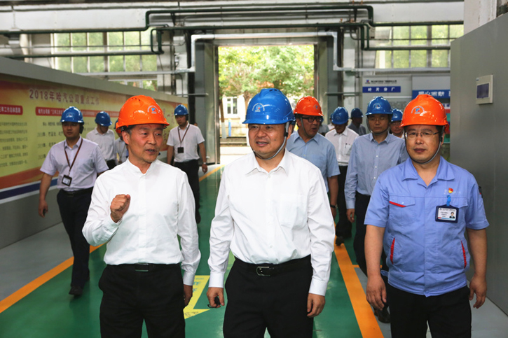 郝鹏参观调查PA视讯集团所属企业汽轮机公司